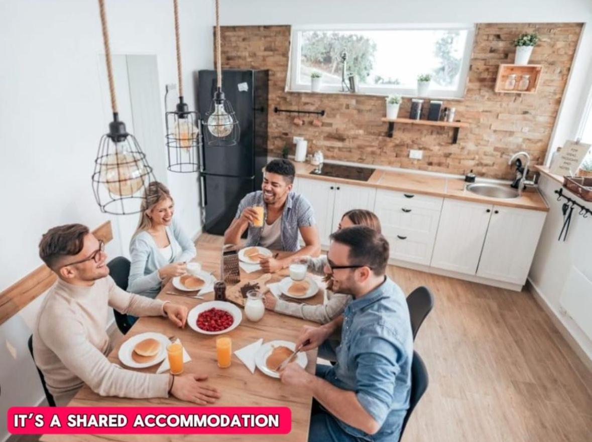 *Rd9Bc* For Your Most Relaxed & Cosy Stay + Free Parking + Free Fast Wifi * 리즈 외부 사진
